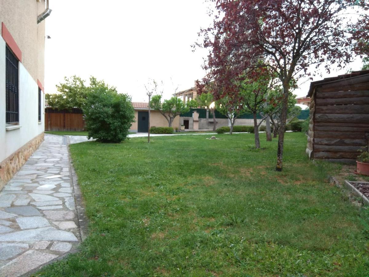 Casa Rural Las Tuyas En Segovia Palazuelos de Eresma Exteriér fotografie